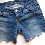 Short jeans com barra em zig zag