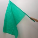 Como fazer bandeira com cabo de vassoura