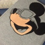 Customizando camiseta do Mickey