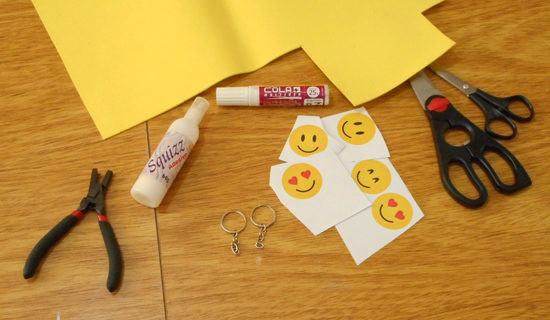 Como fazer chaveiro de emoji
