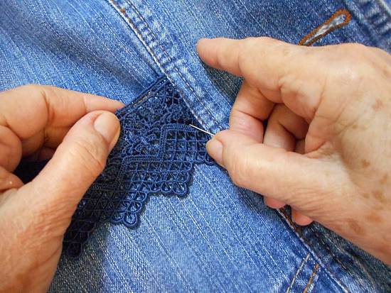 Como customizar jaqueta jeans com renda