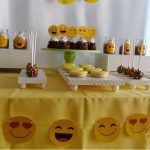 Como fazer decoração de festa emoji