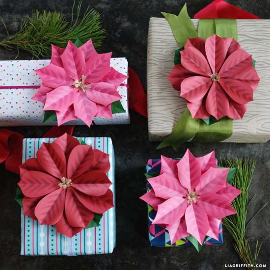 Flores de papel natalinas | CUSTOMIZANDO.NET - Blog de customização de  roupas, moda, decoração e artesanato por Mariely Del Rey