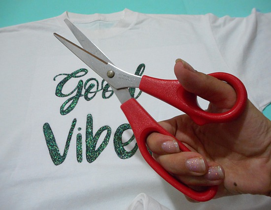 Customização de camiseta Good Vibes