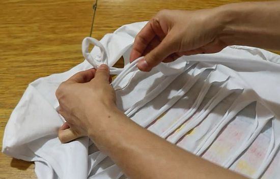 Como fazer camiseta com tiras trançadas nas costas - camiseta customizada
