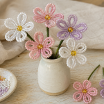 Flores de miçangas: como fazer e usar na customização